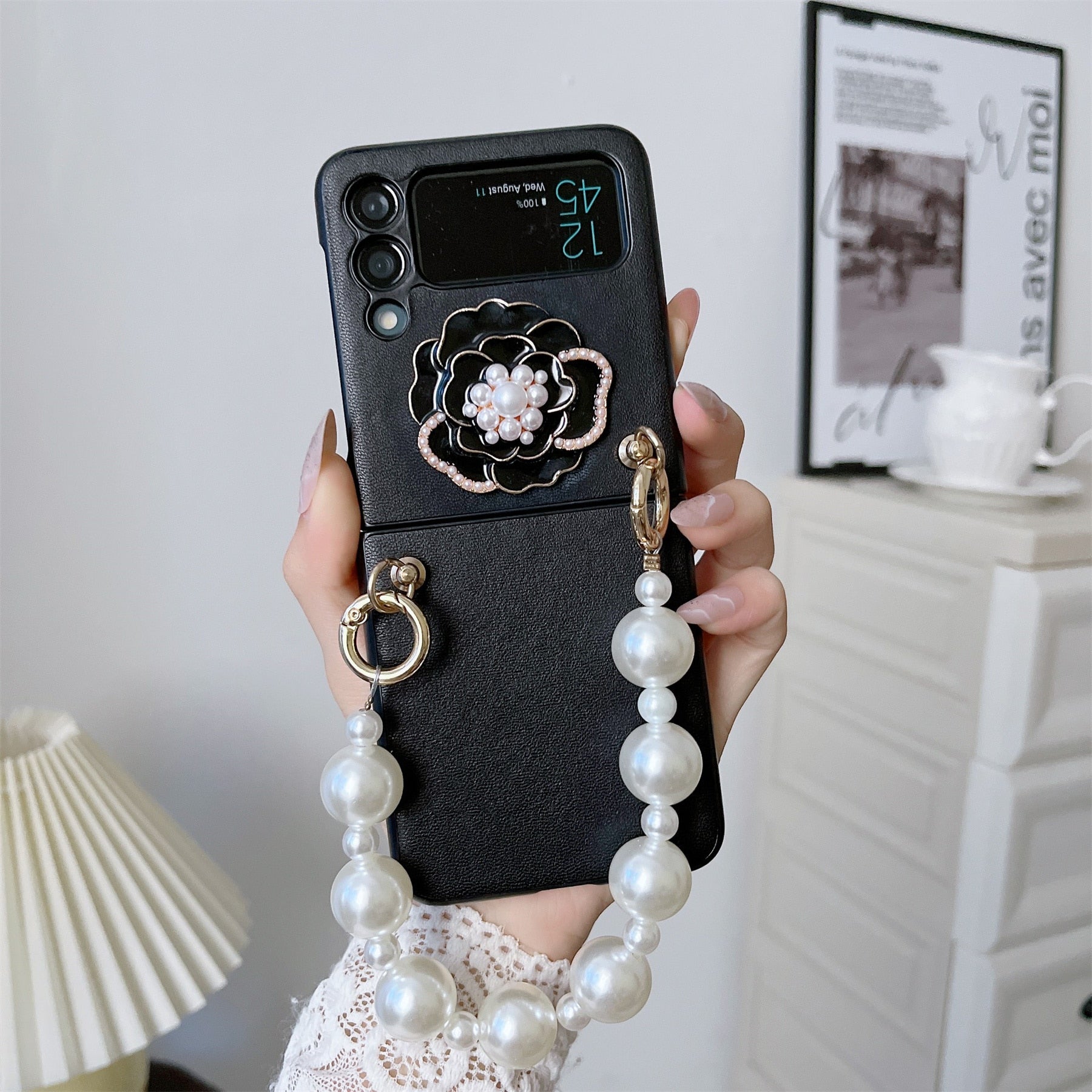 Luxury Pearl Bracelet Chain Camellia Case for Samsung Galaxy Z Flip 4 - Galaxy Z Flip 4 Case