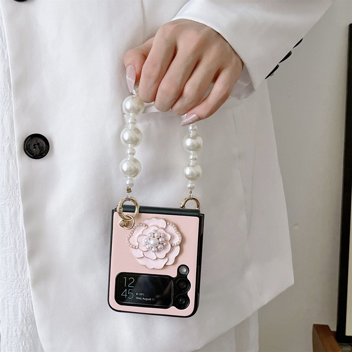 Luxury Pearl Bracelet Chain Camellia Case for Samsung Galaxy Z Flip 4 - Galaxy Z Flip 4 Case